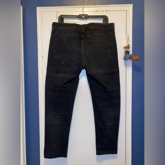 Distressed Jeans - Picture 4 of 4